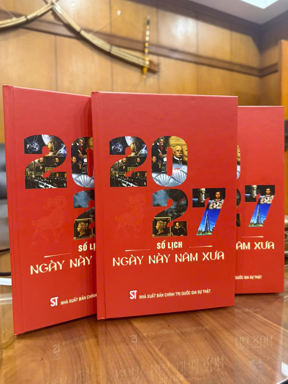 Sổ lịch 2027: Ngày này năm xưa