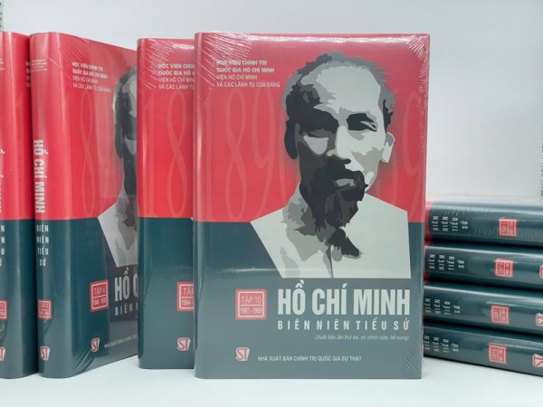 Hồ Chí Minh biên niên tiểu sử (xuất bản lần thứ ba, có chỉnh sửa, bổ sung)