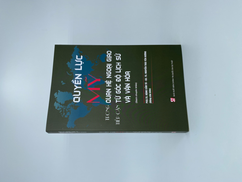 Ngẫm lại chiến tranh trong thế kỷ XXI - Ảnh hưởng và tác động của sự tổng hòa yếu tố chính trị, thông tin và truyền thông (Sách tham khảo)