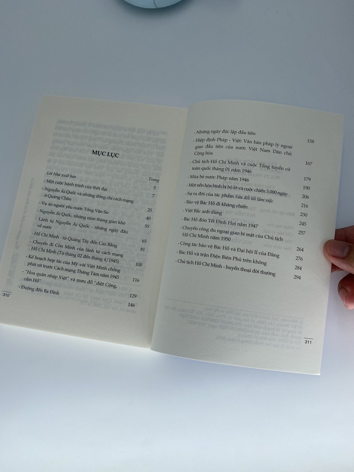 Hồ Chí Minh - Con người của lịch sử và làm nên lịch sử