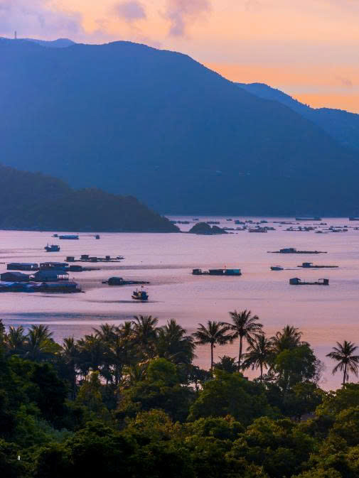 Việt Nam - Nhìn từ biển Viet Nam - As viewed from the sea