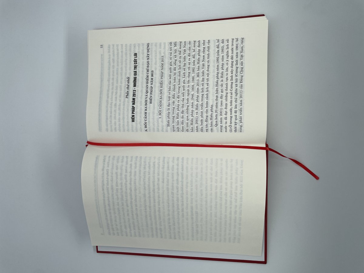 10 năm thi hành Hiến pháp nước Cộng hòa xã hội chủ nghĩa Việt Nam năm 2013: Thành tựu và triển vọng phát triển (Sách chuyên khảo)